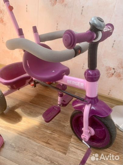 Детский велосипед трехколесный с ручкой