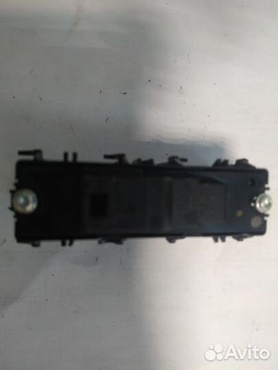 Кнопка центрального замка Mercedes-Benz Glk Х204