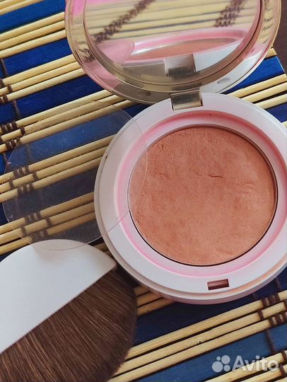 Clarins румяна