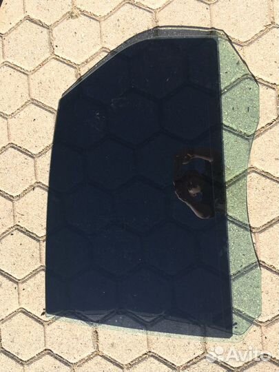 Заднее левое стекло Ford Focus 2
