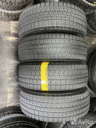 Bridgestone Blizzak VRX2 215/65 R16 98Q