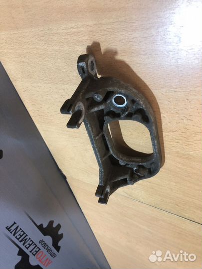 Кронштейн опоры кпп Renault Duster
