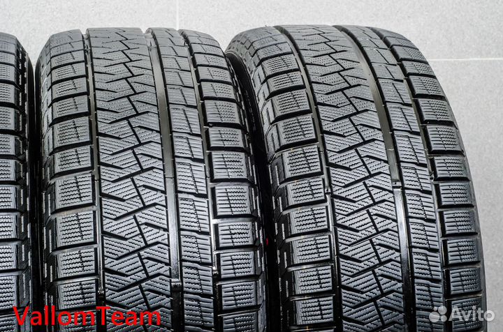 Pirelli Ice Asimmetrico Plus 215/60 R17 96Q