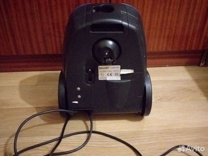 Пылесос Rolsen 1600W
