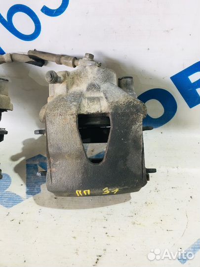 Суппорт передний skoda octavia A5 1.4 ат лифтбек