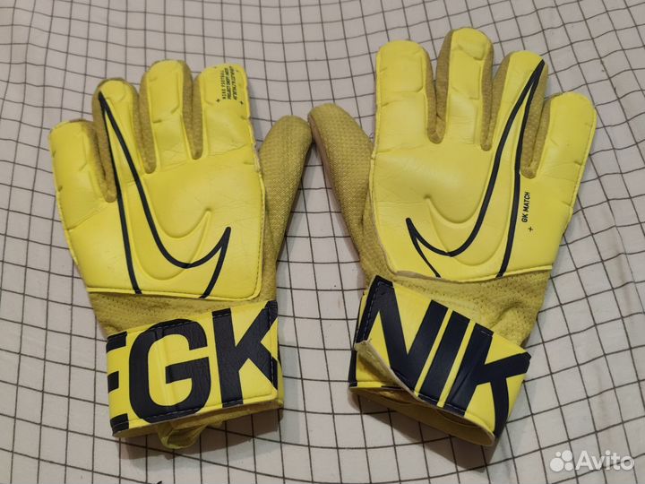 Вратарские перчатки nike