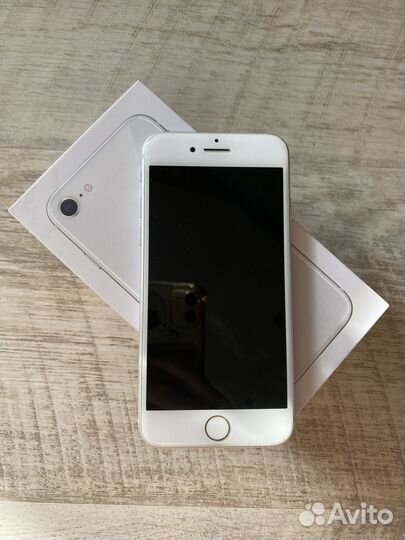iPhone 8, 64 ГБ