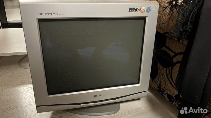 Монитор Flatron F700P