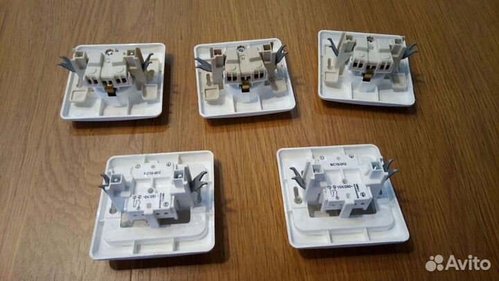 Розетка, выключатель, лампа