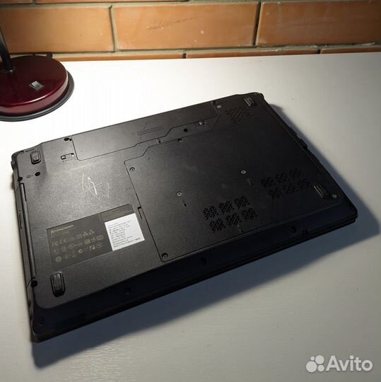 На запчасти ноутбук Lenovo G565 и iPhone SE 2016