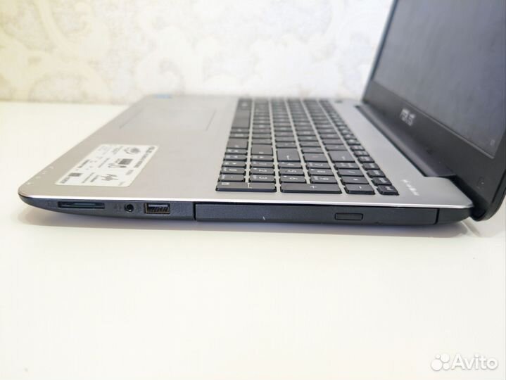 Ноутбук Asus X555(i5/8gb/ssd/ 2 GPU)