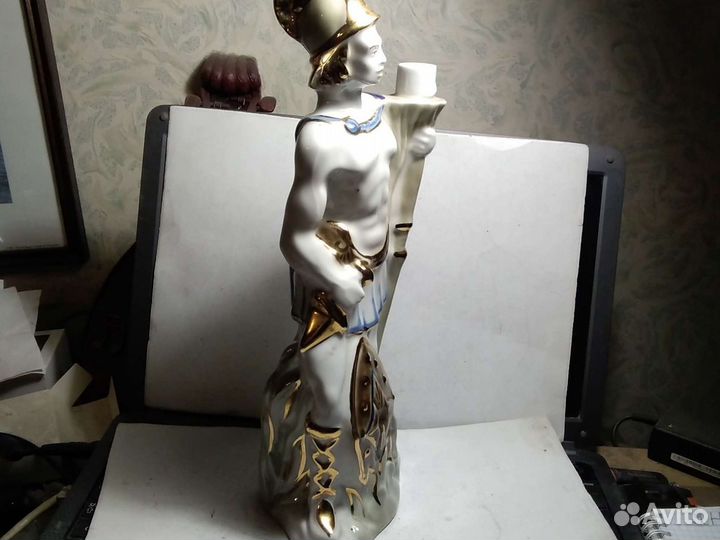 Статуэтка И. Е. Кузнецов, фабрика на Волхове