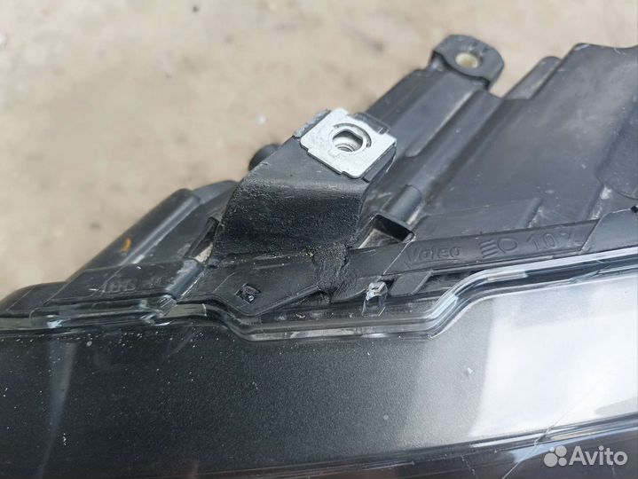 Volkswagen Polo фара левая оригинал