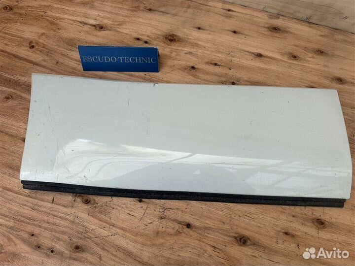 Молдинг двери задний правый Suzuki Escudo TDA4W