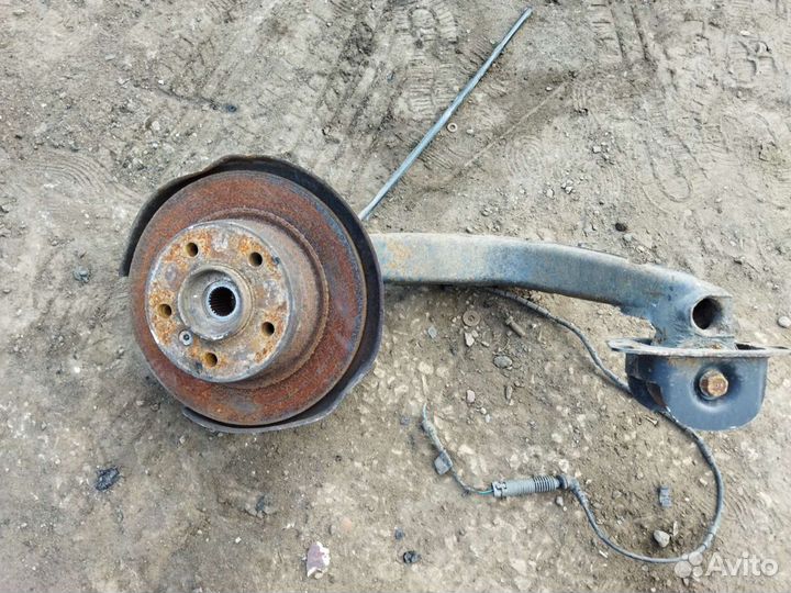 Кулак поворотный задний BMW E46