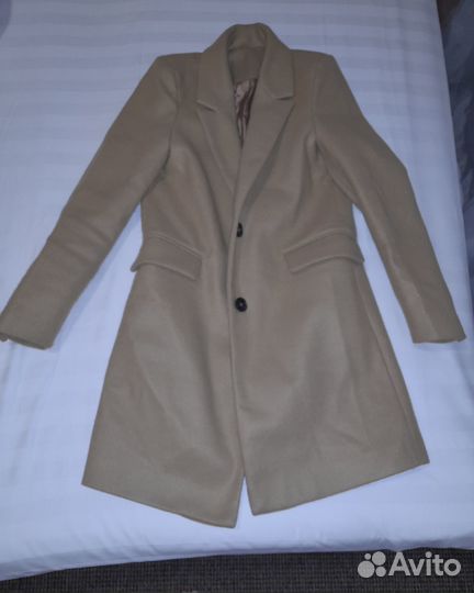 Пальто женское 42 44 бежевое