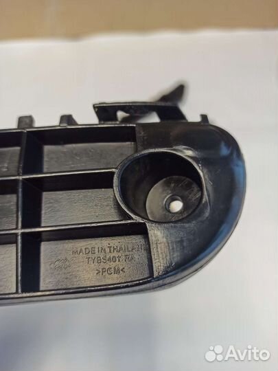 Крепление бампера toyota fortuner 15