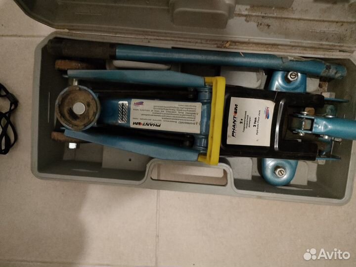 Домкрат подкатной 2 тонны