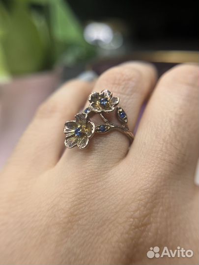 Кольцо серебряное с сапфирами