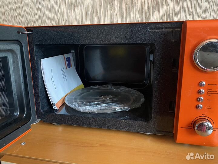 Микроволновая печь Tesler