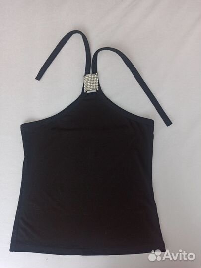 Топ с брошью