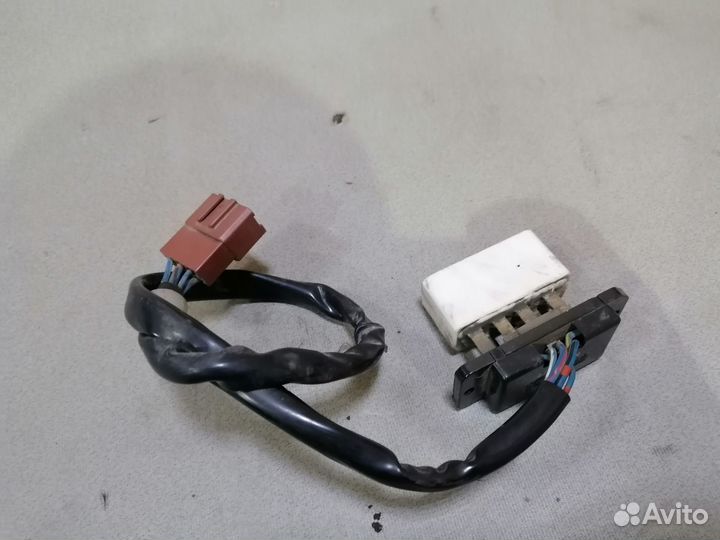 Резистор отопителя Honda Accord IV 1990-1993