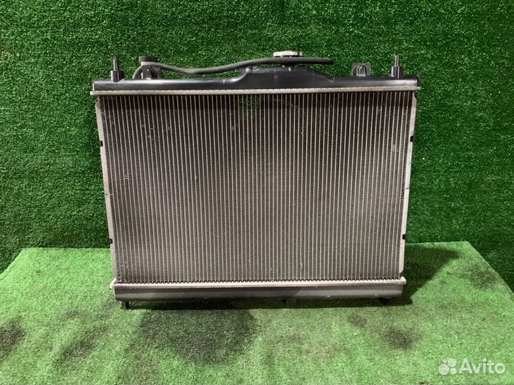 Радиатор двигателя / радиатор основной Nissan