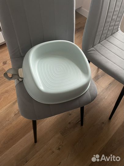 Стульчик-бустер для кормления детей