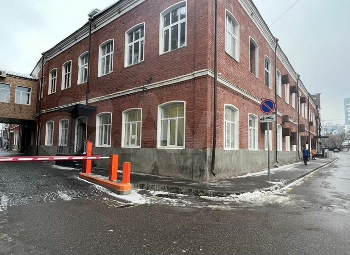 Помещение с габ площадью 269,7м²