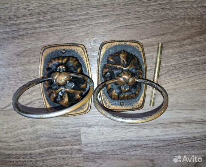 Дверная ручка 