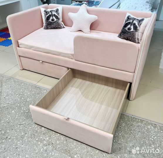 Мягкая диван-кровать для детей 