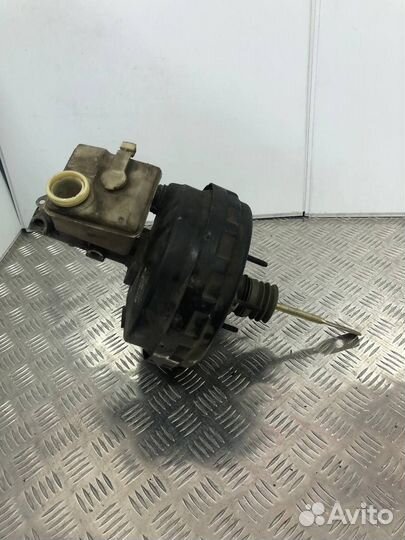 Усилитель тормозов вакуумный volvo 30793673
