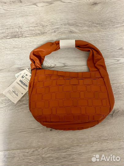 Кожаная сумка zara