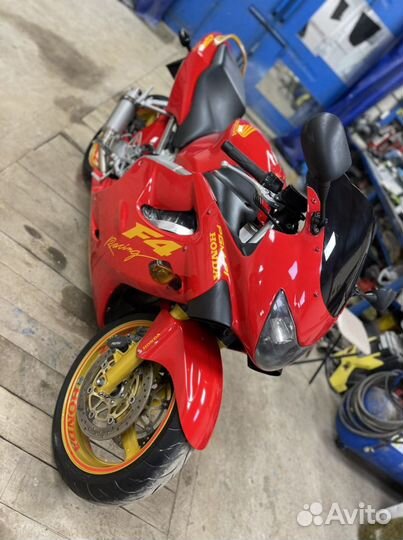 Xonda cbr f4