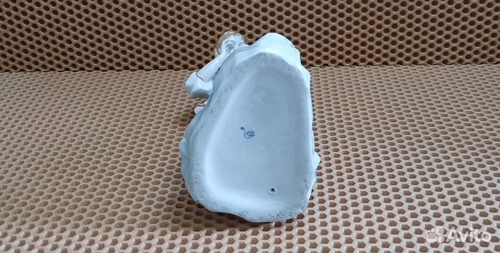 Статуэтка гадание на ромашке. СССР. Доставка