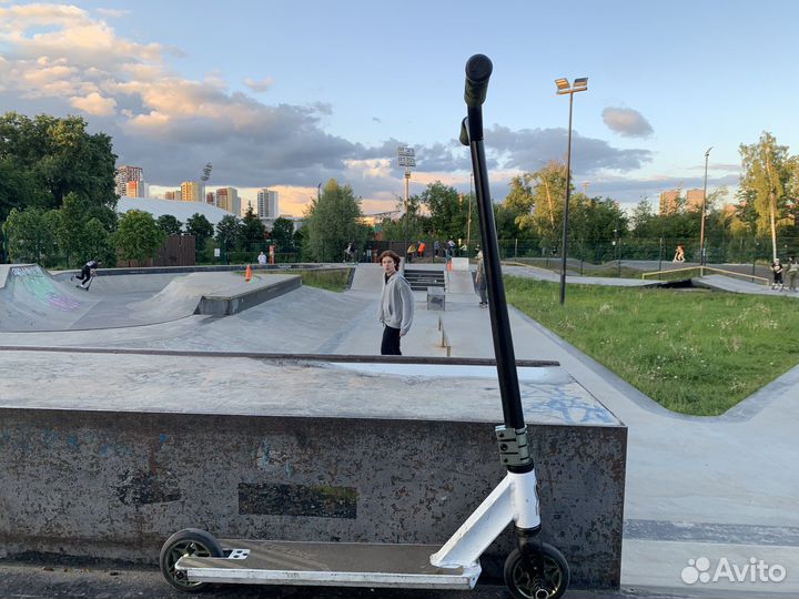 Професиональный трюковой самокат 