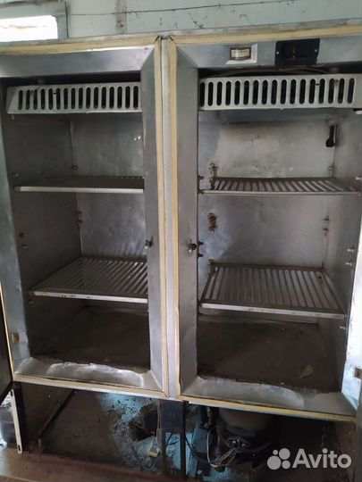 Холодильный шкаф