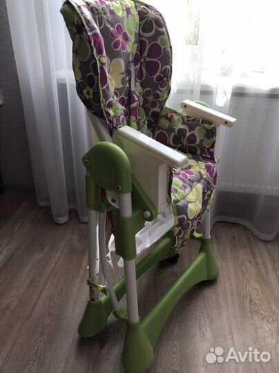 Детский стульчик для кормления