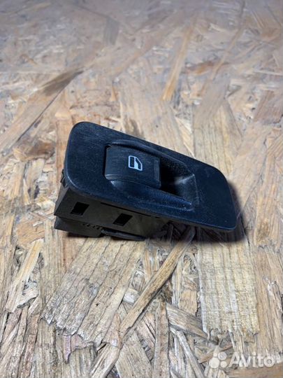 Кнопка стеклоподъемника Chery Tiggo T11 sqre4G16