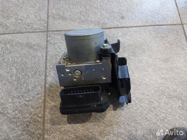 Блок ABS Toyota Fortuner внедорожник 2.8 2019