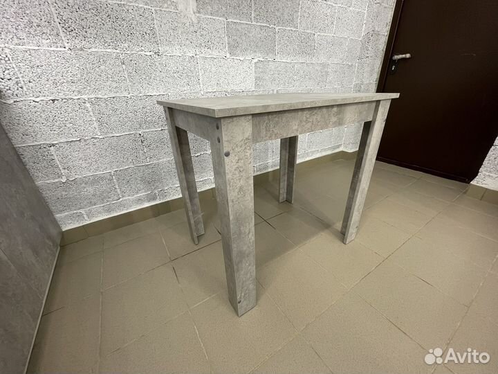 Кухонный стол