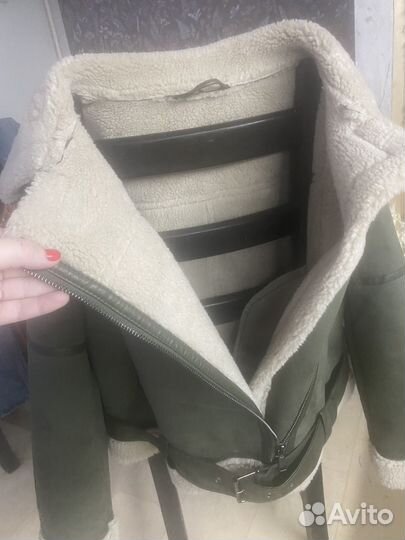 Укороченная куртка дубленка бомбер