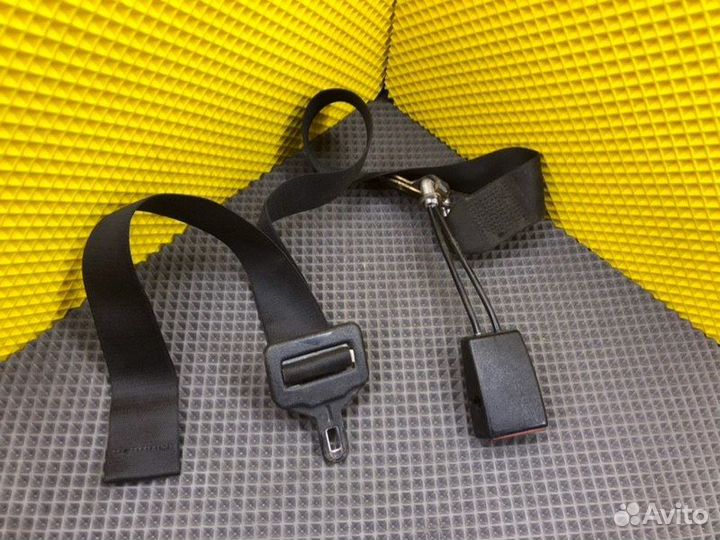 Ремень безопасности задний Mercedes-Benz S124