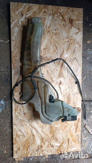 Бочок омывателя с датчиком (Фокус)