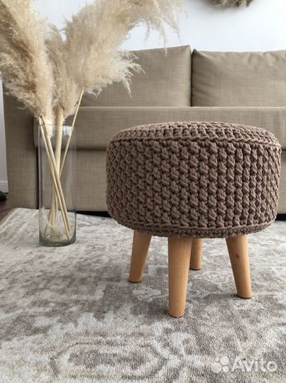 Вязанные пуфы