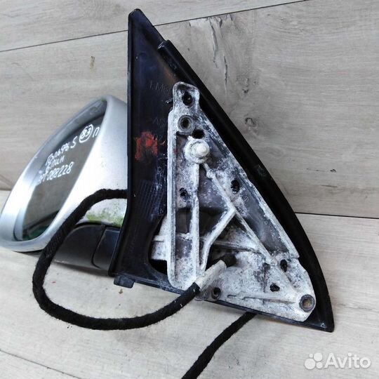 Зеркало наружное левое Volkswagen Jetta 5