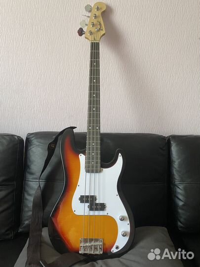 Бас гитара Rocket
