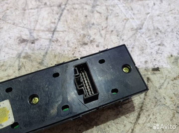 Блок управления стеклоподъемниками