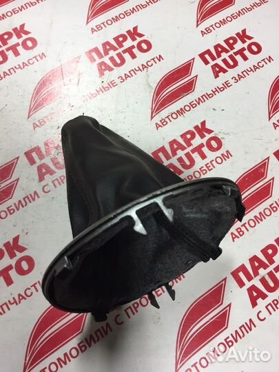 Чехол кулисы кпп Suzuki SX4 2011