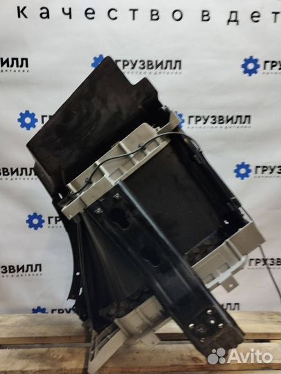 Подножка кабины правая Volvo FH4 82141521